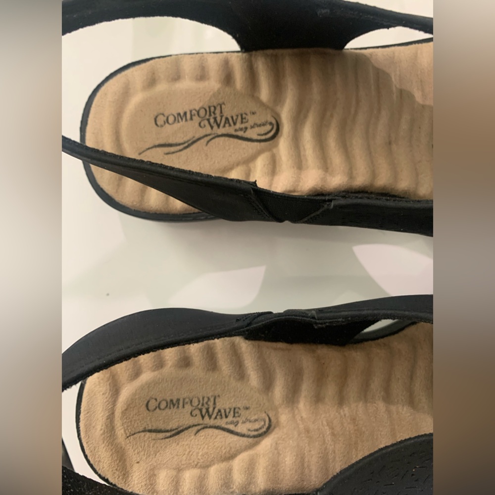 Easy Street women’s Claudia Wedge Sandal size 9, black. - Picture 10 of 10